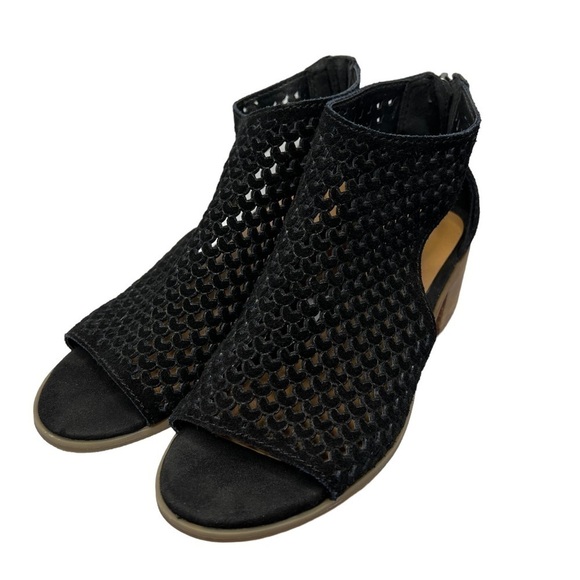 LUCKY BRAND Nacria Black Suede Peep Toe Ankle Booties Sandals Shoes Size 6.5M - Picture 3 of 16